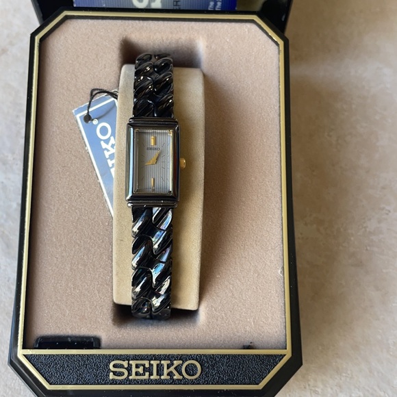 Seiko lady battery water resistant gunmetal main image 4